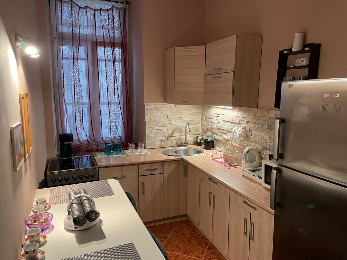 Budapest Clark Apartman ** Apartment ภายนอก รูปภาพ