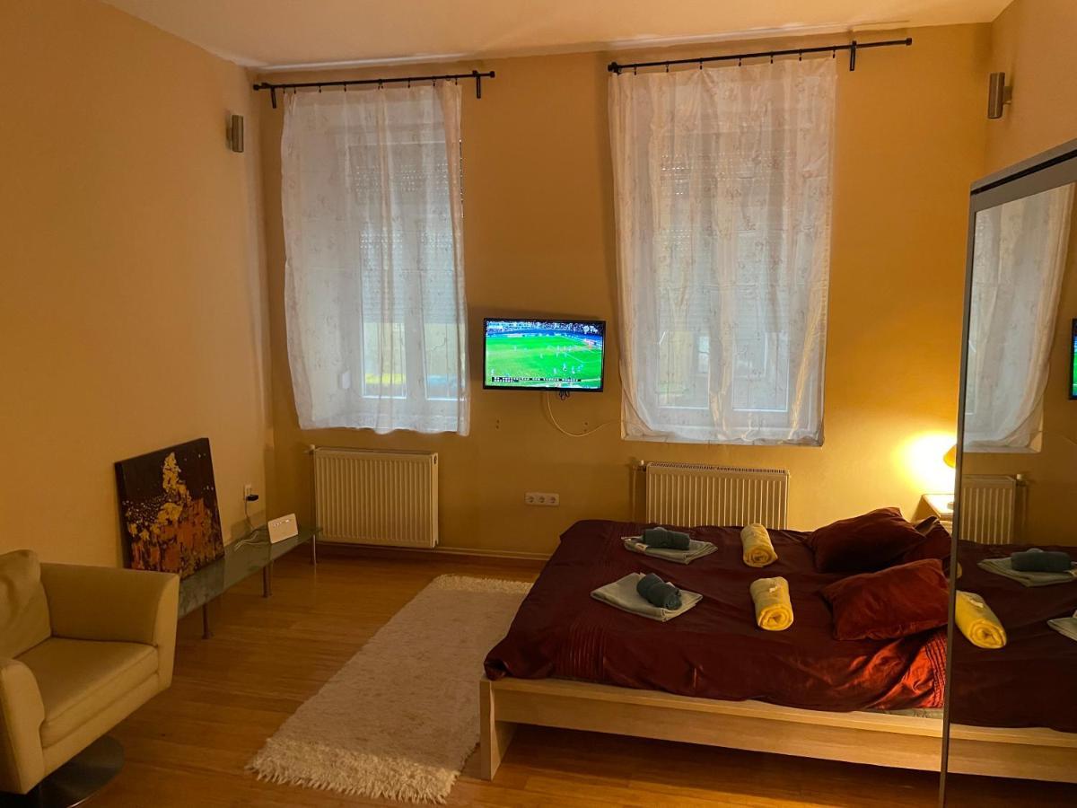 Budapest Clark Apartman ** Apartment ภายนอก รูปภาพ