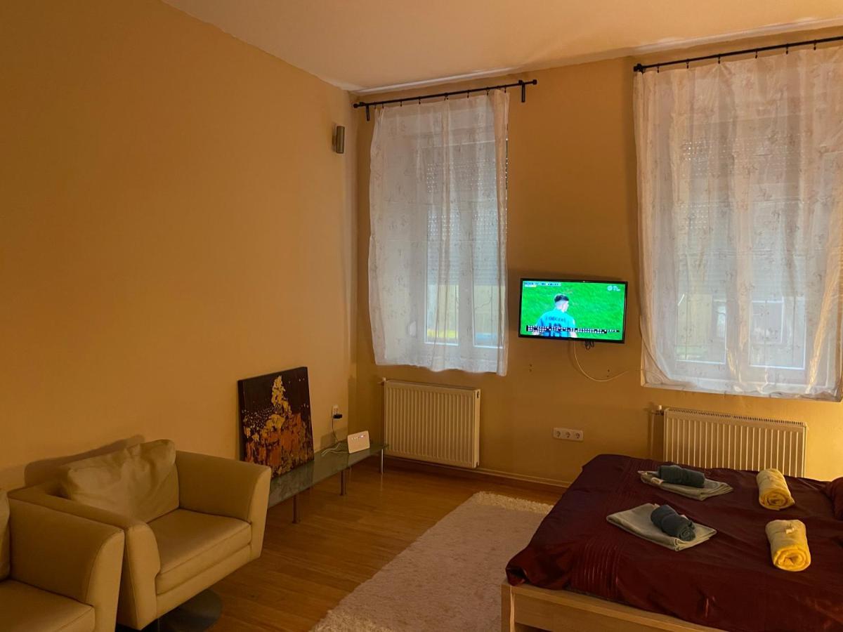 Budapest Clark Apartman ** Apartment ภายนอก รูปภาพ