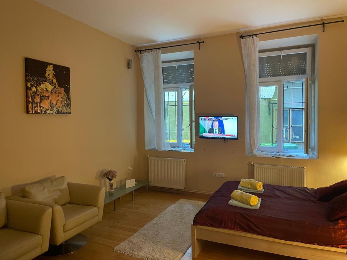 Budapest Clark Apartman ** Apartment ภายนอก รูปภาพ