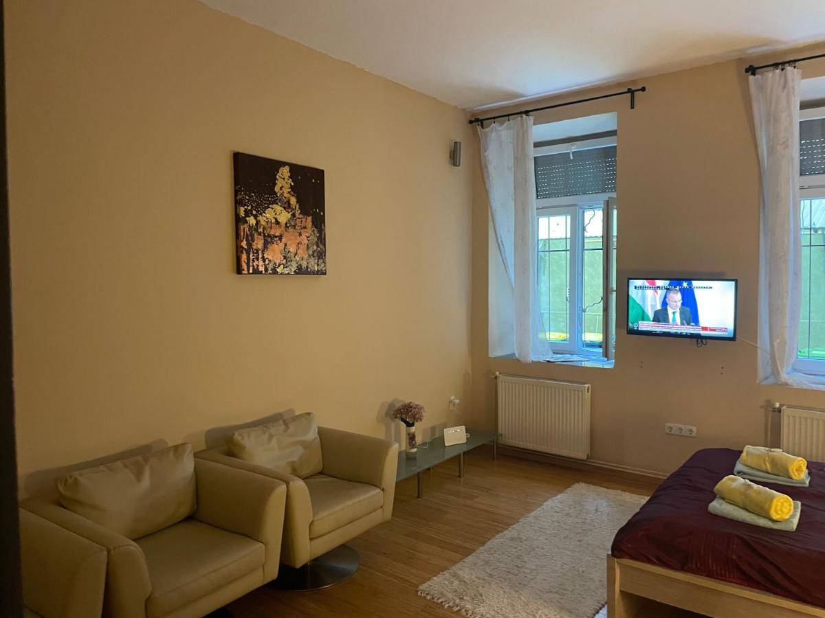 Budapest Clark Apartman ** Apartment ภายนอก รูปภาพ
